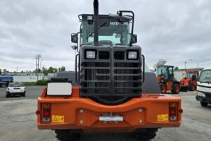 サムネイル: 令和7年　日立　ZW100-6　1.3㎥　★スノースパイクタイヤ装着車・使用時間73時間！★（車検令和9年1月）