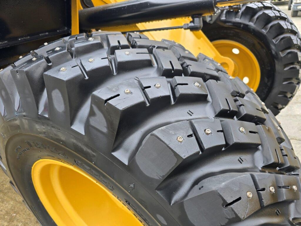 平成23年　CAT　910H　1.3㎥　スノースパイクタイヤ装着車・バケットシャッター付（車検令和7年12月）　