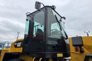 サムネイル: 平成23年　CAT　910H　1.3㎥　スノースパイクタイヤ装着車・バケットシャッター付（車検令和7年12月）　
