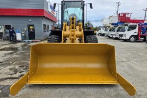 サムネイル: 平成23年　CAT　910H　1.3㎥　スノースパイクタイヤ装着車・バケットシャッター付（車検令和7年12月）　