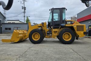 サムネイル: 平成23年　CAT　910H　1.3㎥　スノースパイクタイヤ装着車・バケットシャッター付（車検令和7年12月）　