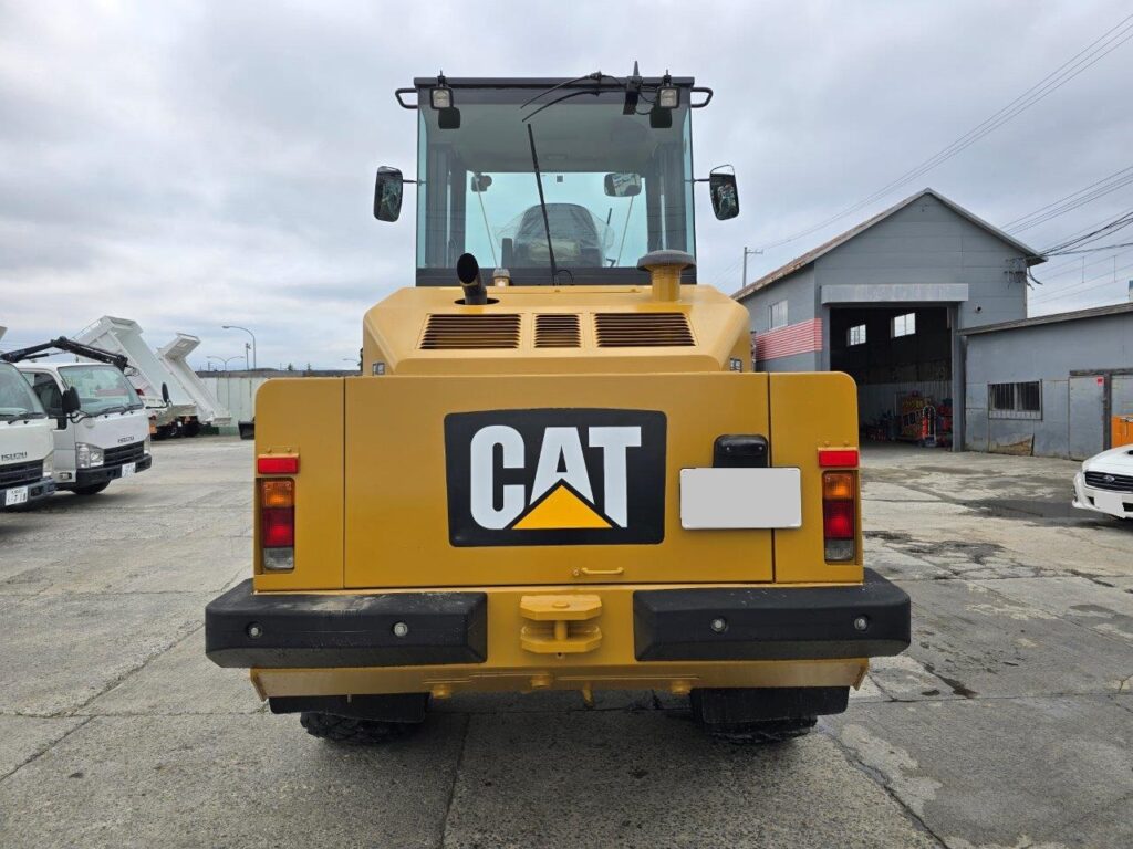 平成23年　CAT　910H　1.3㎥　スノースパイクタイヤ装着車・バケットシャッター付（車検令和7年12月）　