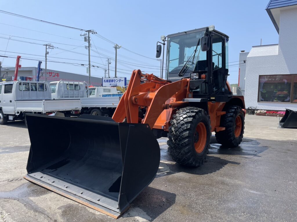 令和6年　日立ZW80S-5B　0.9㎥　バケット幅199cm　使用時間144HR!!　ダブルヒーター スパイク　検令和8年11月