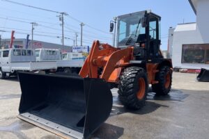 令和6年　日立ZW80S-5B　0.9㎥　バケット幅199cm　使用時間144HR!!　ダブルヒーター スパイク　検令和8年11月