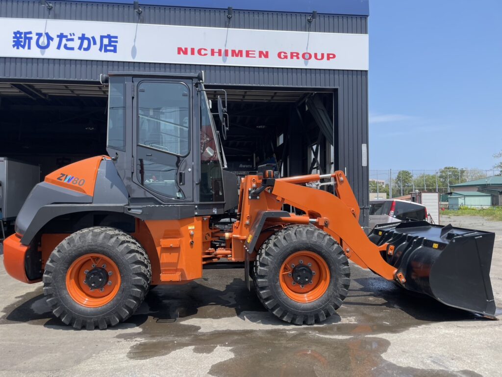令和6年　日立ZW80S-5B　0.9㎥　バケット幅199cm　使用時間144HR!!　ダブルヒーター スパイク　検令和8年11月