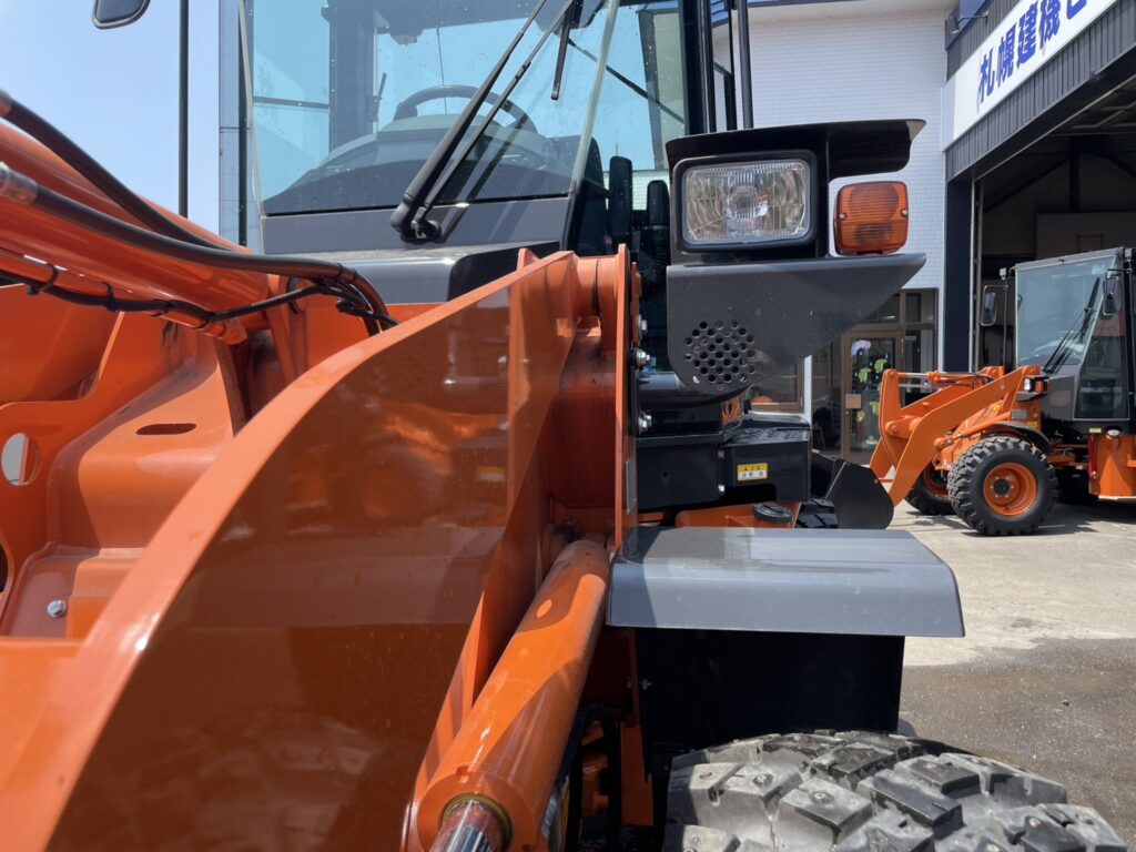 令和6年　日立ZW80S-5B　0.9㎥　バケット幅199cm　使用時間144HR!!　ダブルヒーター スパイク　検令和8年11月