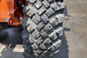 サムネイル: 令和6年　日立ZW80S-5B　0.9㎥　バケット幅199cm　使用時間144HR!!　ダブルヒーター スパイク　検令和8年11月
