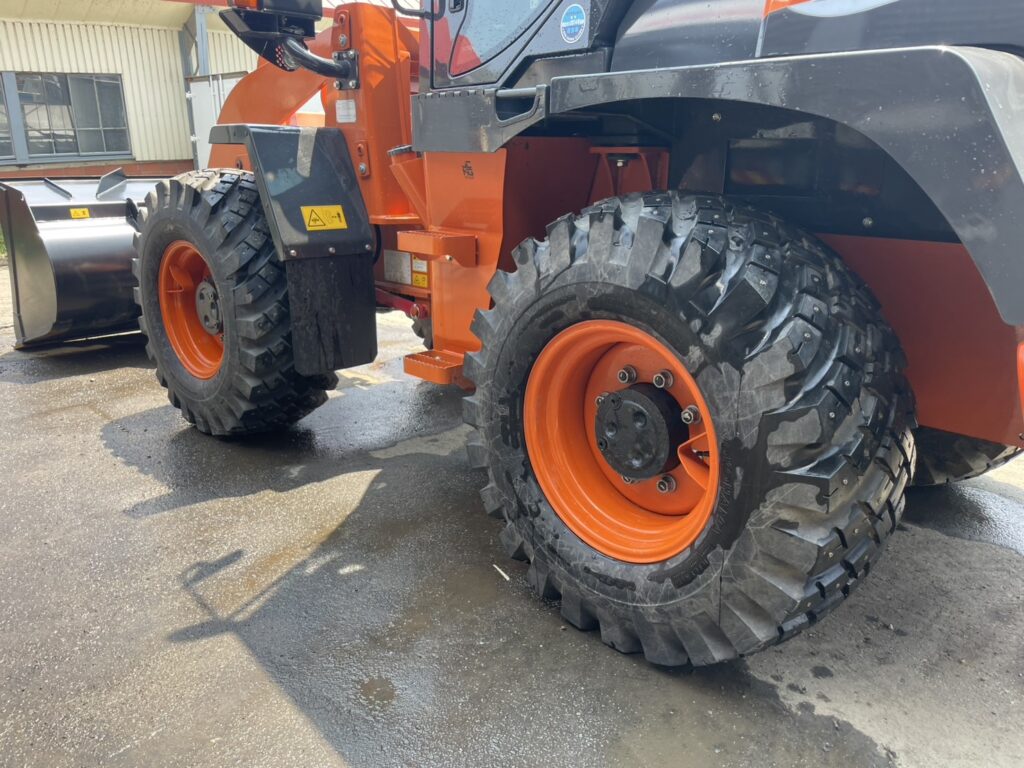 令和6年　日立ZW80S-5B　0.9㎥　バケット幅199cm　使用時間144HR!!　ダブルヒーター スパイク　検令和8年11月