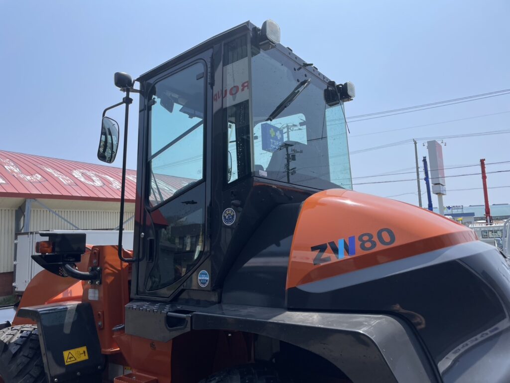 令和6年　日立ZW80S-5B　0.9㎥　バケット幅199cm　使用時間144HR!!　ダブルヒーター スパイク　検令和8年11月