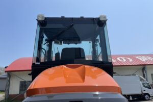 サムネイル: 令和6年　日立ZW80S-5B　0.9㎥　バケット幅199cm　使用時間144HR!!　ダブルヒーター スパイク　検令和8年11月