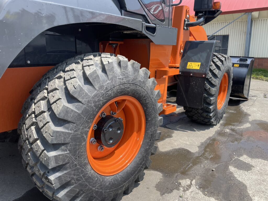 令和6年　日立ZW80S-5B　0.9㎥　バケット幅199cm　使用時間144HR!!　ダブルヒーター スパイク　検令和8年11月