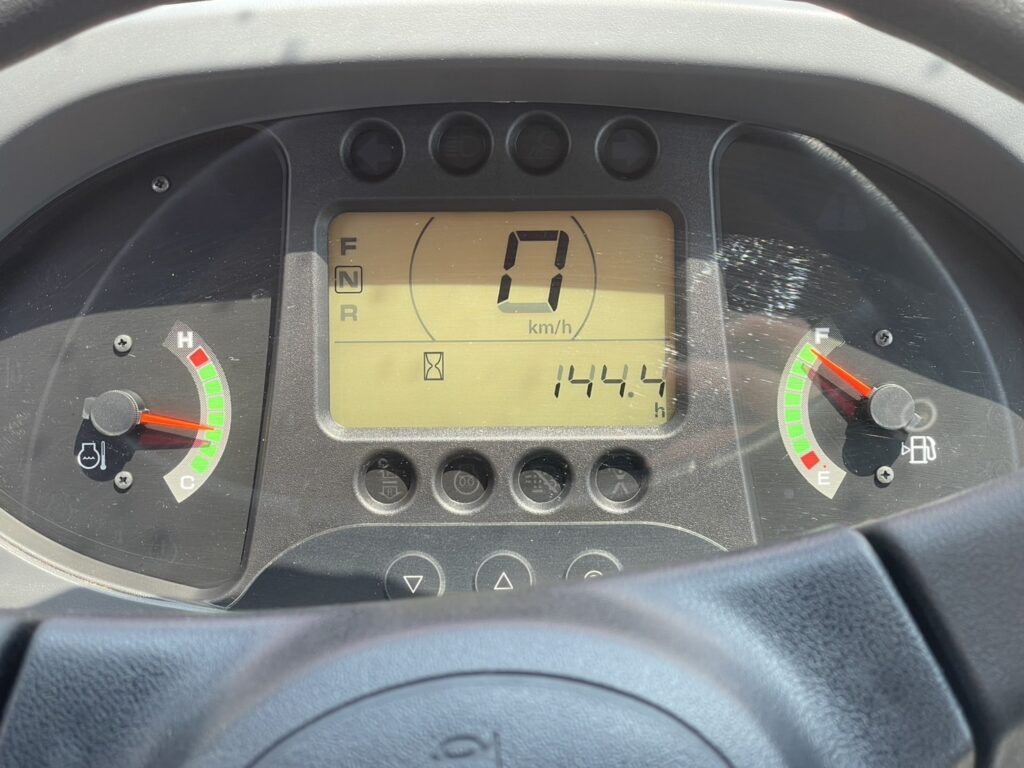 令和6年　日立ZW80S-5B　0.9㎥　バケット幅199cm　使用時間144HR!!　ダブルヒーター スパイク　検令和8年11月
