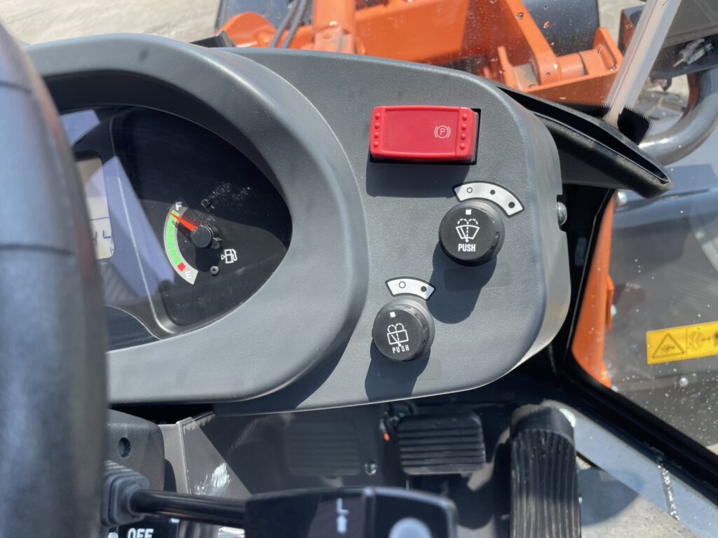 令和6年　日立ZW80S-5B　0.9㎥　バケット幅199cm　使用時間144HR!!　ダブルヒーター スパイク　検令和8年11月