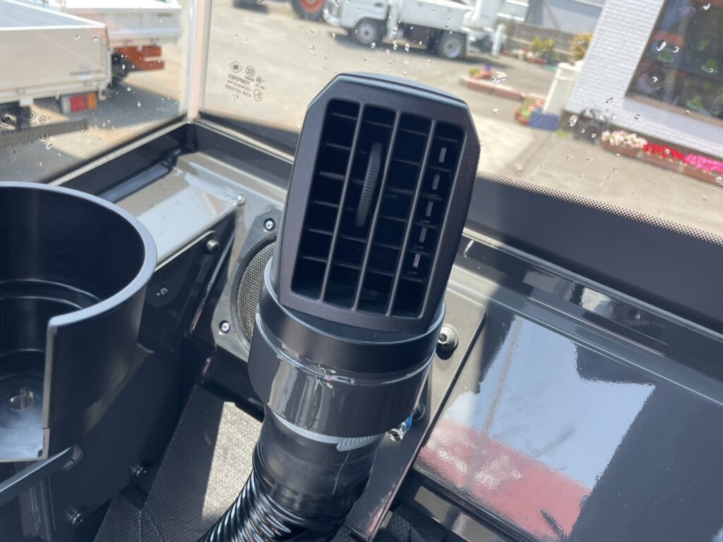 令和6年　日立ZW80S-5B　0.9㎥　バケット幅199cm　使用時間144HR!!　ダブルヒーター スパイク　検令和8年11月