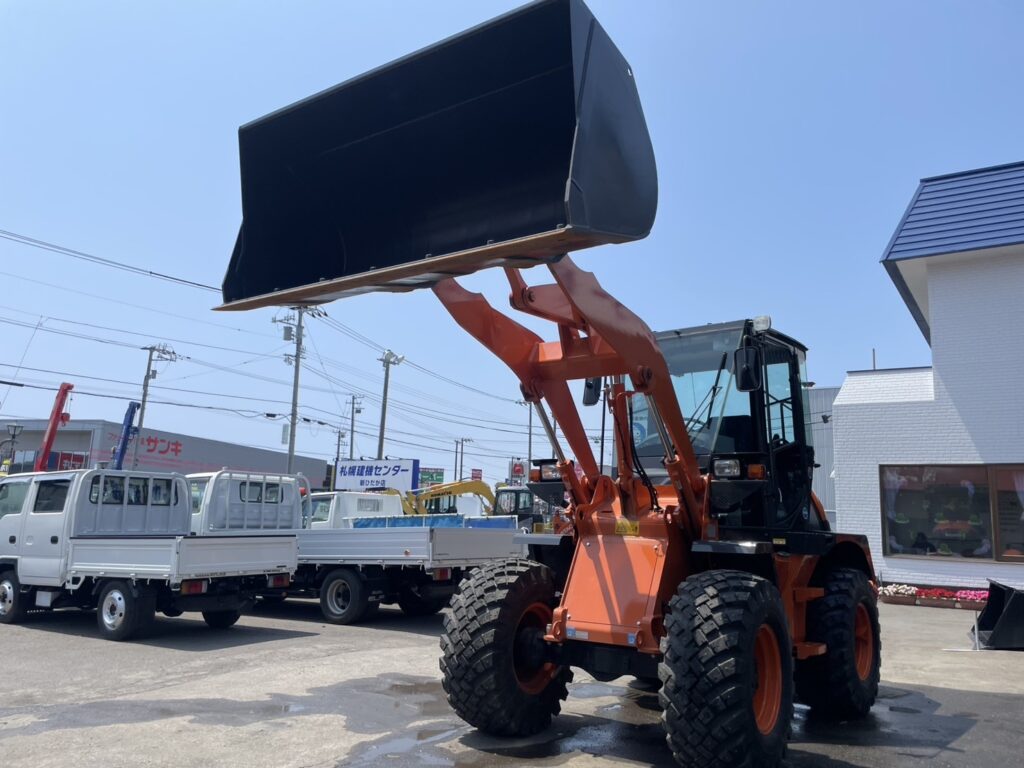 令和6年　日立ZW80S-5B　0.9㎥　バケット幅199cm　使用時間144HR!!　ダブルヒーター スパイク　検令和8年11月