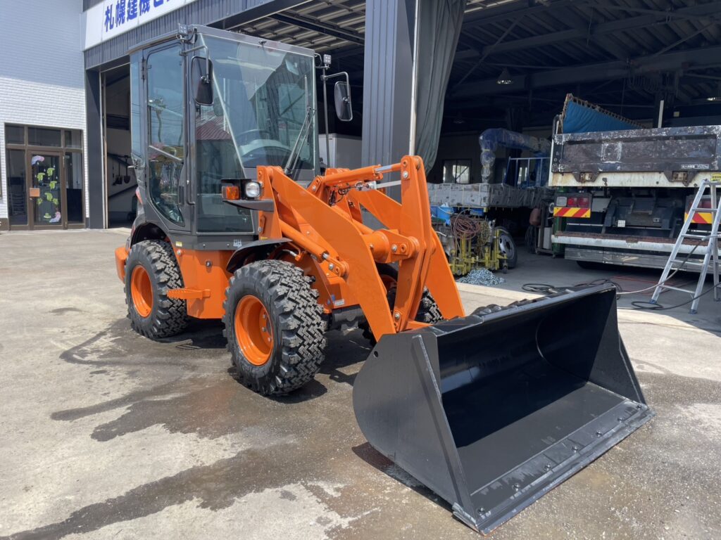 令和6年　日立　ZW30-5B　0.4㎥　バケット幅169cm　使用時間5HR‼　スノータイヤ　ダブルヒーター