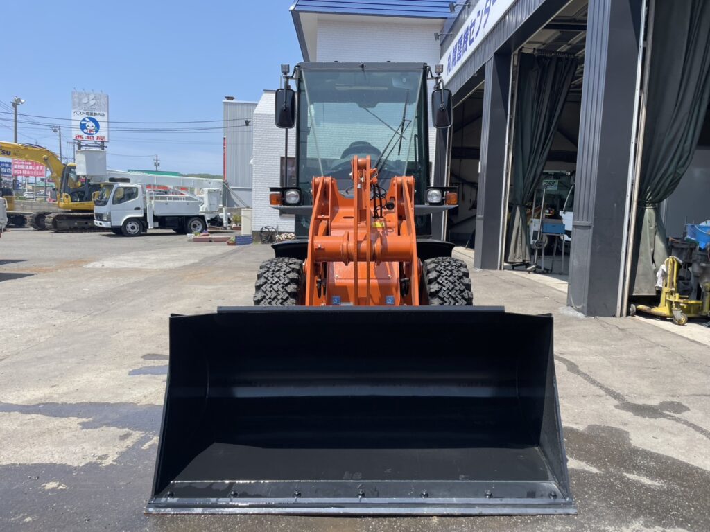 令和6年　日立　ZW30-5B　0.4㎥　バケット幅169cm　使用時間5HR‼　スノータイヤ　ダブルヒーター