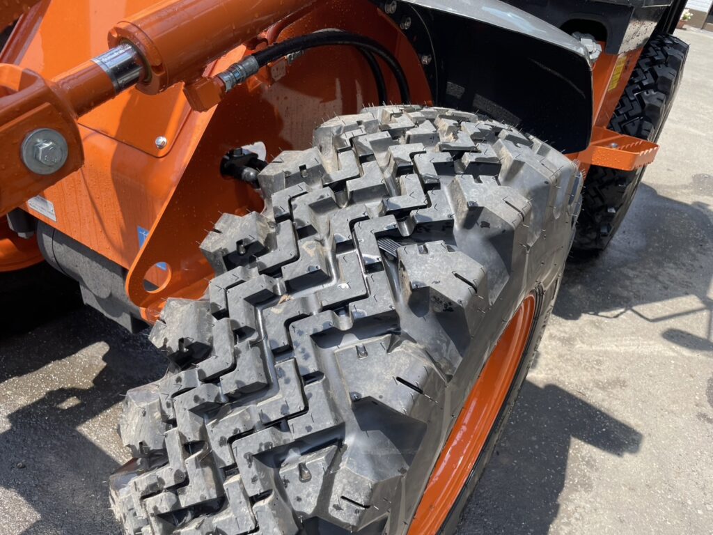 令和6年　日立　ZW30-5B　0.4㎥　バケット幅169cm　使用時間5HR‼　スノータイヤ　ダブルヒーター