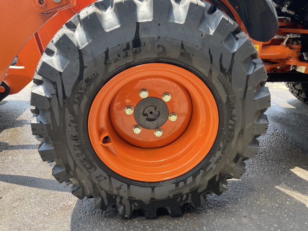 令和6年　日立　ZW30-5B　0.4㎥　バケット幅169cm　使用時間5HR‼　スノータイヤ　ダブルヒーター