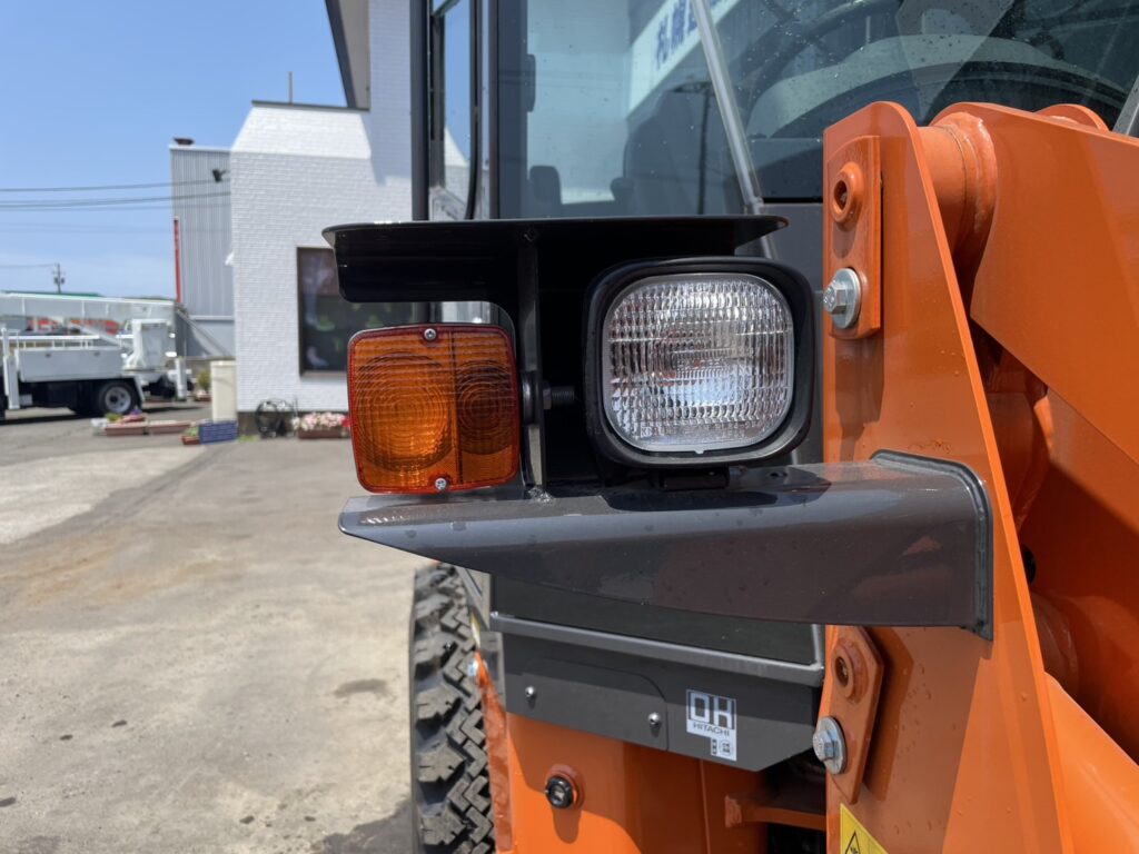 令和6年　日立　ZW30-5B　0.4㎥　バケット幅169cm　使用時間5HR‼　スノータイヤ　ダブルヒーター