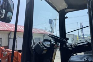 サムネイル: 令和6年　日立　ZW30-5B　0.4㎥　バケット幅169cm　使用時間5HR‼　スノータイヤ　ダブルヒーター