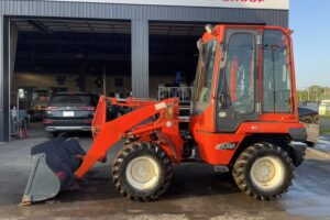 サムネイル: 平成18年　クボタR420D　0.4㎥　バケット幅158cm　盗難防止装置付き　使用時間1970HR