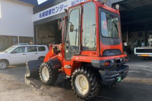 サムネイル: 平成18年　クボタR420D　0.4㎥　バケット幅158cm　盗難防止装置付き　使用時間1970HR