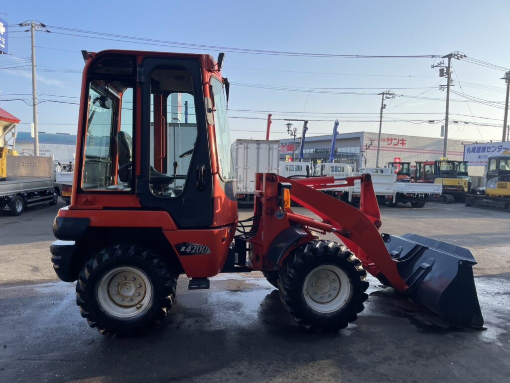 平成18年　クボタR420D　0.4㎥　バケット幅158cm　盗難防止装置付き　使用時間1970HR