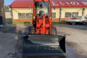 サムネイル: 平成18年　クボタR420D　0.4㎥　バケット幅158cm　盗難防止装置付き　使用時間1970HR