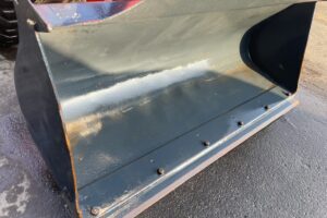 サムネイル: 平成18年　クボタR420D　0.4㎥　バケット幅158cm　盗難防止装置付き　使用時間1970HR