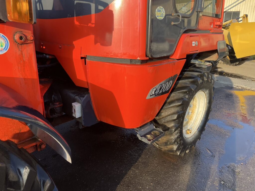 平成18年　クボタR420D　0.4㎥　バケット幅158cm　盗難防止装置付き　使用時間1970HR