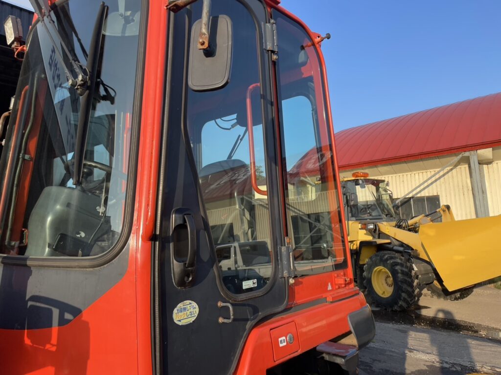 平成18年　クボタR420D　0.4㎥　バケット幅158cm　盗難防止装置付き　使用時間1970HR
