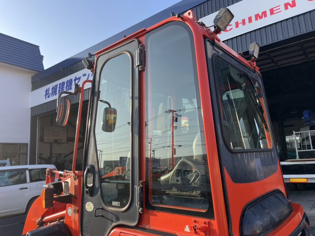 平成18年　クボタR420D　0.4㎥　バケット幅158cm　盗難防止装置付き　使用時間1970HR