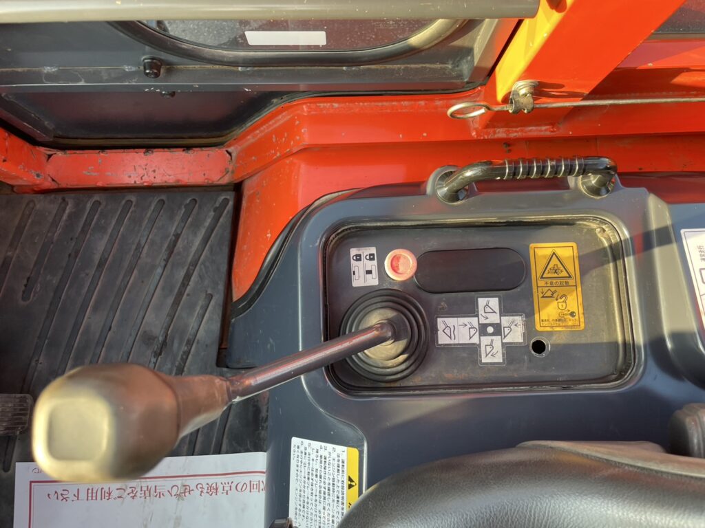 平成18年　クボタR420D　0.4㎥　バケット幅158cm　盗難防止装置付き　使用時間1970HR