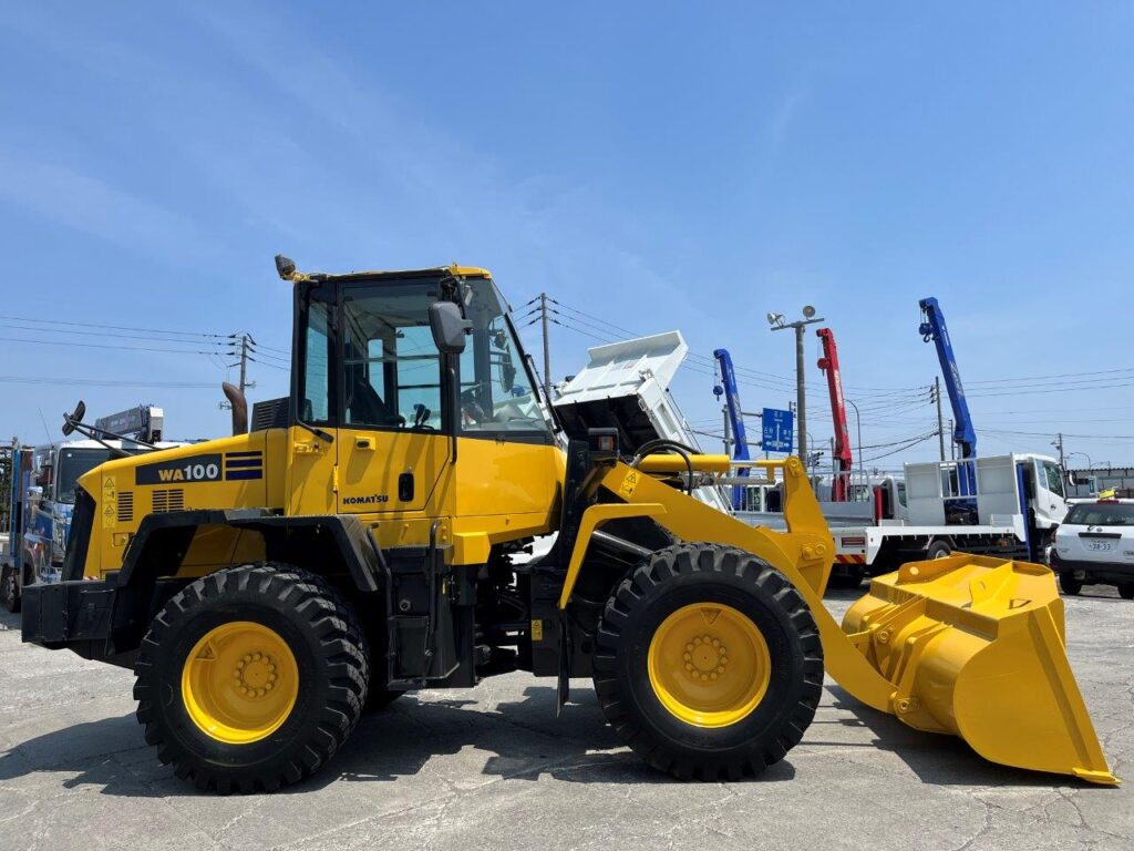 平成25年　コマツ　WA100-6　1.3立米　スノースパイクタイヤ★全塗装済！★（車検令和9年4月）