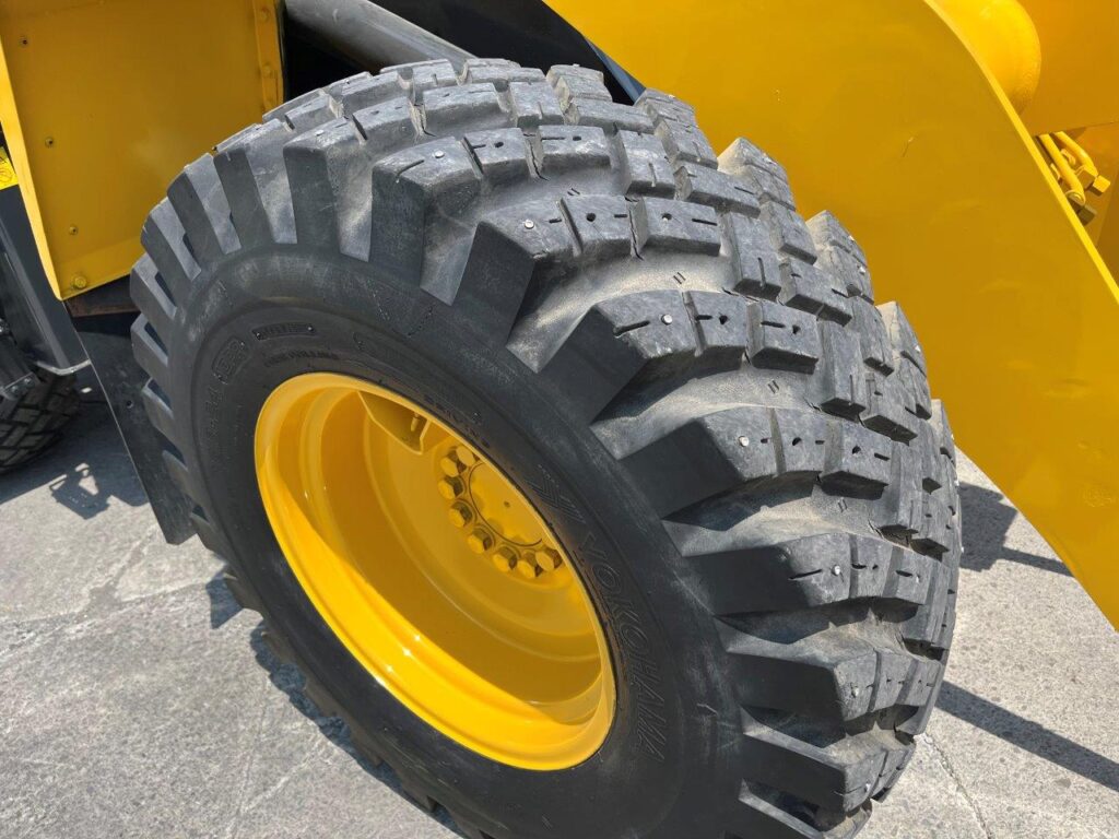 平成25年　コマツ　WA100-6　1.3立米　スノースパイクタイヤ★全塗装済！★（車検令和9年4月）
