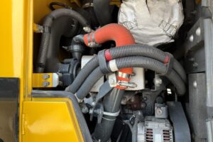 サムネイル: 平成25年　コマツ　WA100-6　1.3立米　スノースパイクタイヤ★全塗装済！★（車検令和9年4月）
