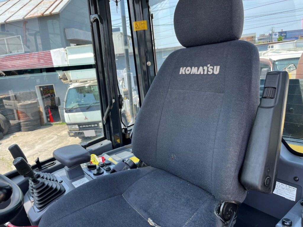 平成25年　コマツ　WA100-6　1.3立米　スノースパイクタイヤ★全塗装済！★（車検令和9年4月）