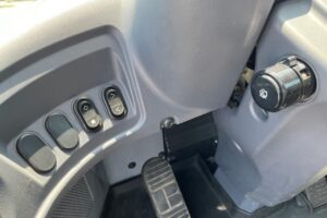 サムネイル: 平成25年　コマツ　WA100-6　1.3立米　スノースパイクタイヤ★全塗装済！★（車検令和9年4月）