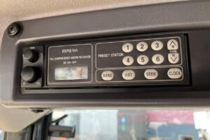 サムネイル: 平成25年　コマツ　WA100-6　1.3立米　スノースパイクタイヤ★全塗装済！★（車検令和9年4月）
