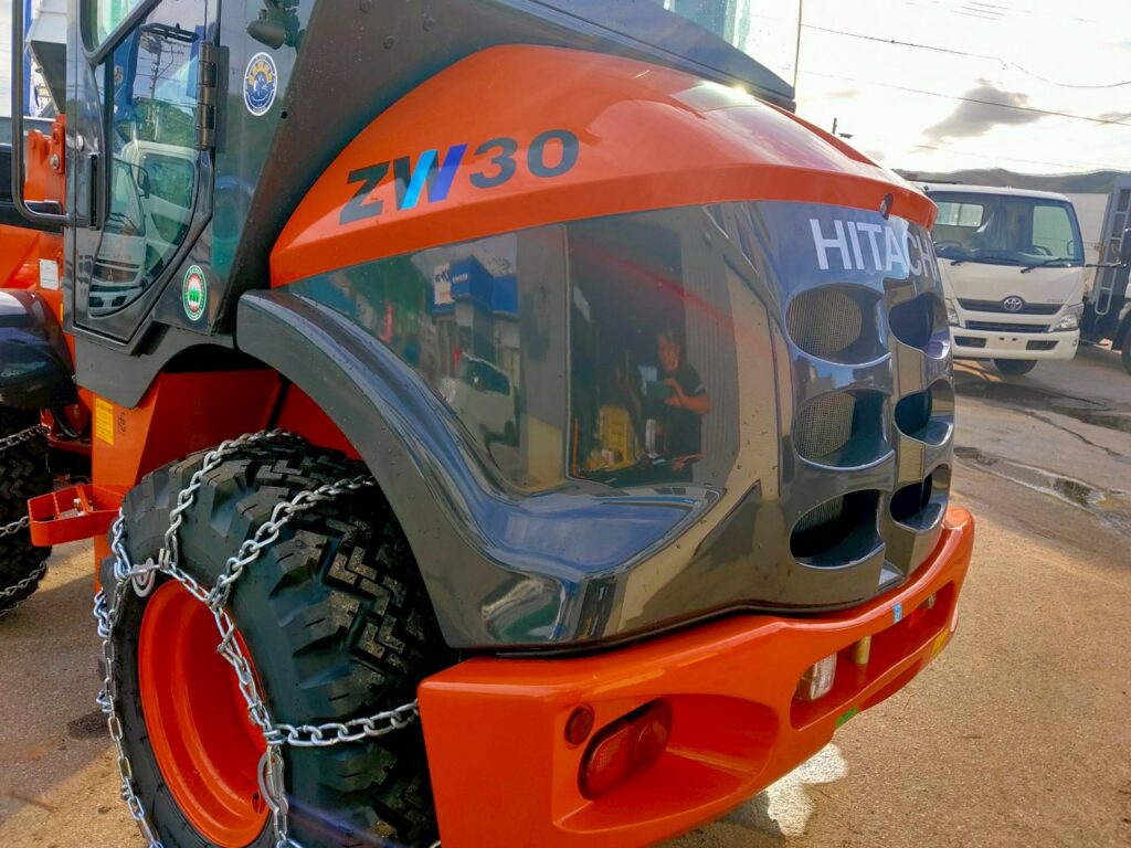 令和6年　日立ホイールローダ　ZW30-5B