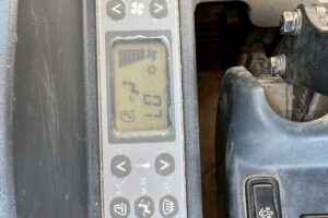 サムネイル: 平成２９年　コベルコ　油圧ショベル　ＳＡ１３５ＳＲＤ－３　★0.5立米　★複合配管付