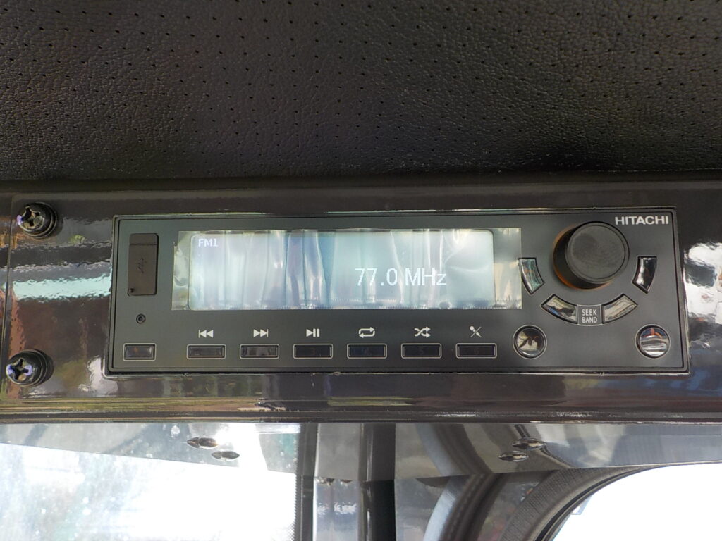 令和6年　日立　ホイールローダー　ZW30-5B　★0.4立米★タイヤチェーン４本★使用時間約5HR★