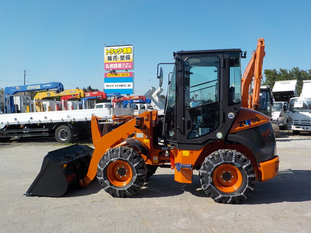 令和6年　日立　ホイールローダー　ZW30-5B　★0.4立米★タイヤチェーン４本★使用時間約5HR★