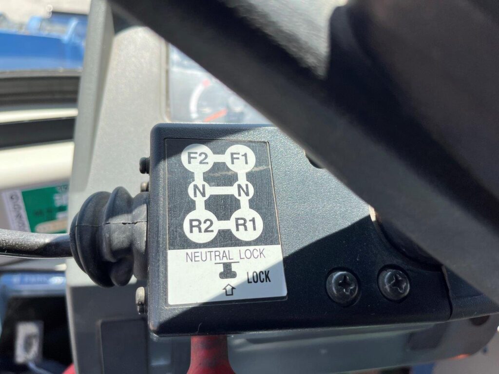 平成11年　日立　LX40-3　0.6立米　リヤタイヤチェーン付