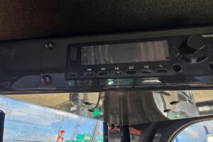 サムネイル: 令和６年　日立　ZＷ30-5Ｂ　0.4立米　ダブルヒーター仕様・スノータイヤ・チェーン付　★使用時間55時間！★
