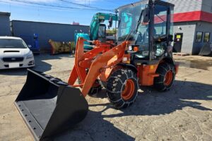 令和６年　日立　ZＷ30-5Ｂ　0.4立米　ダブルヒーター仕様・スノータイヤ・チェーン付　★使用時間55時間！★