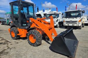 サムネイル: 令和６年　日立　ZＷ30-5Ｂ　0.4立米　ダブルヒーター仕様・スノータイヤ・チェーン付　★使用時間55時間！★