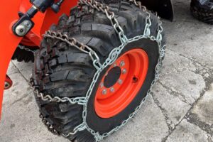 サムネイル: 令和５年　クボタ　R430M　0.4立米　スノータイヤ（チェーン付）・盗難防止装置装着機