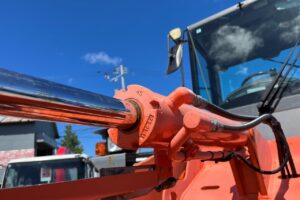 サムネイル: 平成26年　日立　ZW90　1.1立米　スノースパイクタイヤ装着車（車検令和8年10月）